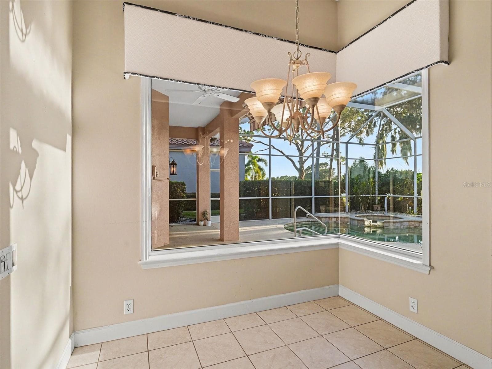 Kitchen Nook - 5220 88TH ST E, BRADENTON