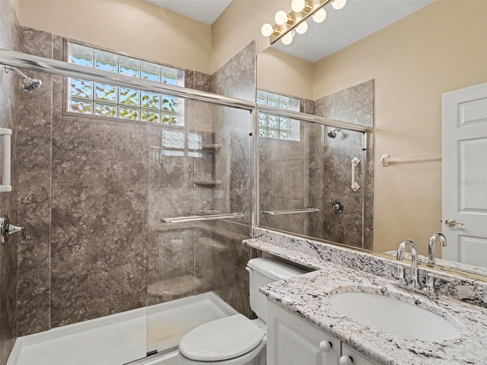 Second Bath - 5220 88TH ST E, BRADENTON
