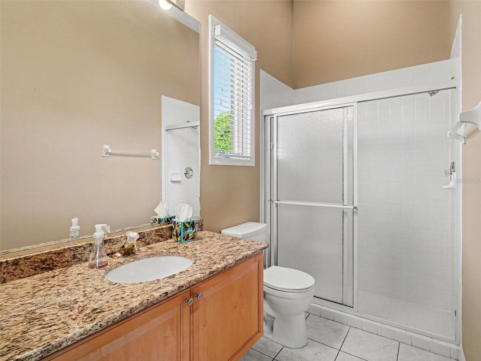 Pool Bath - 5220 88TH ST E, BRADENTON