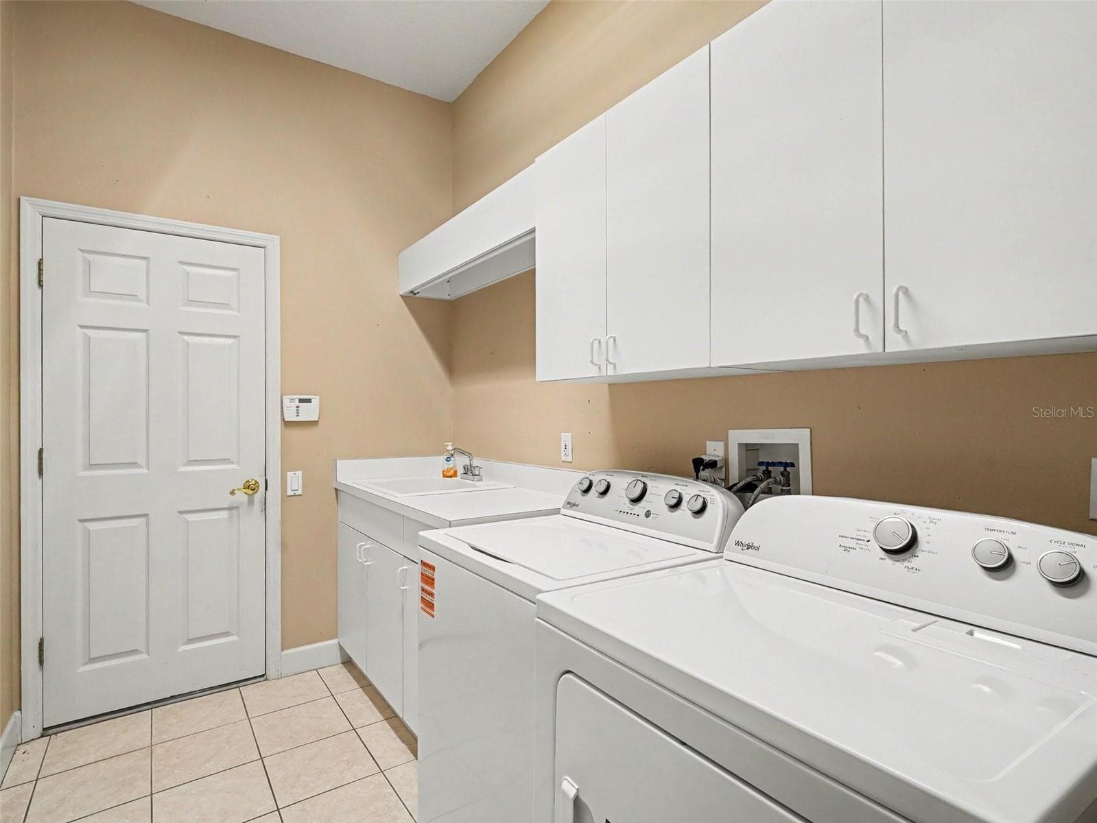 Indoor Laundry - 5220 88TH ST E, BRADENTON