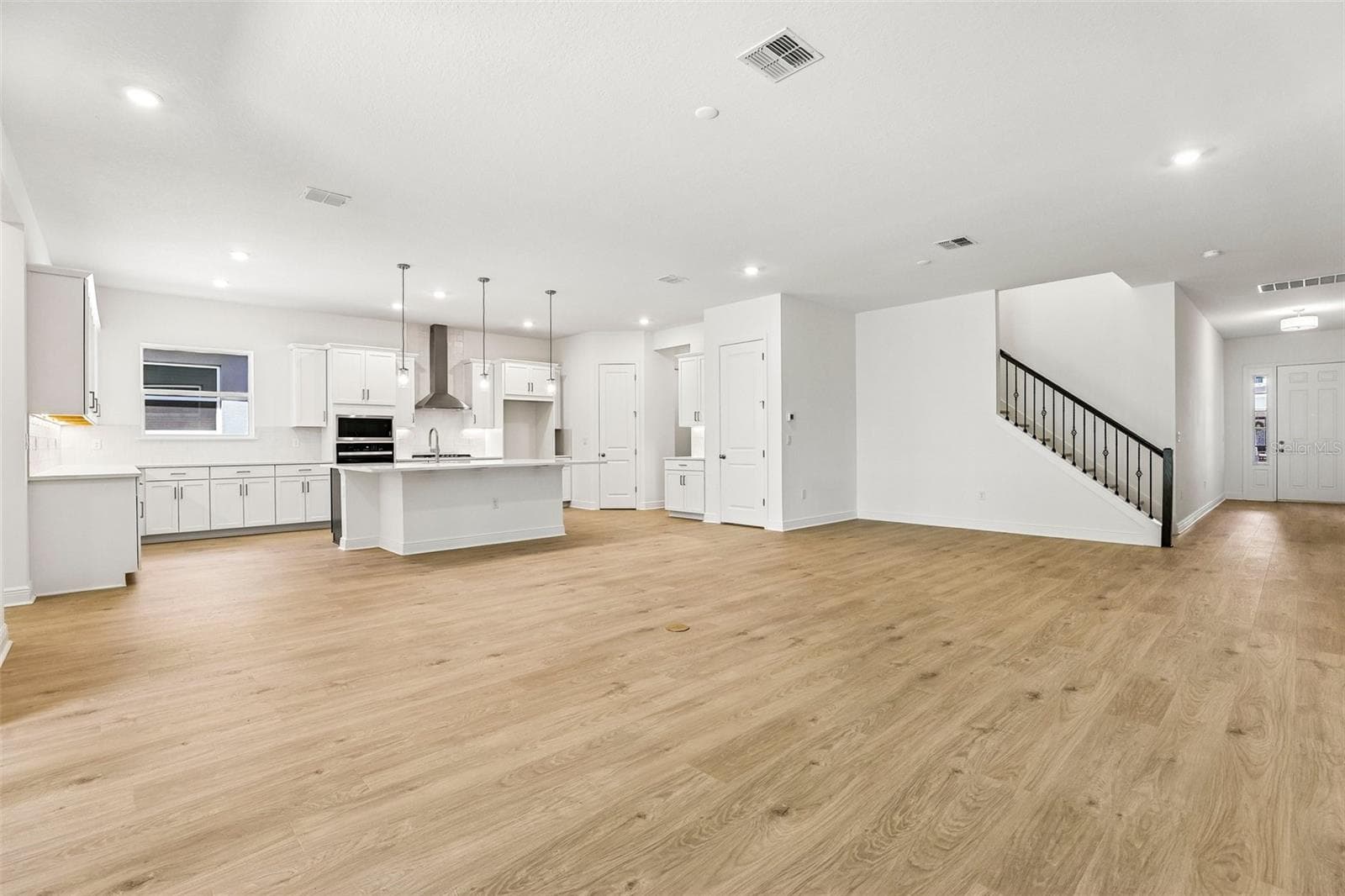 Single Family Residence at 14341 CREST PALM AVE, WINDERMERE, photo 10 of 48