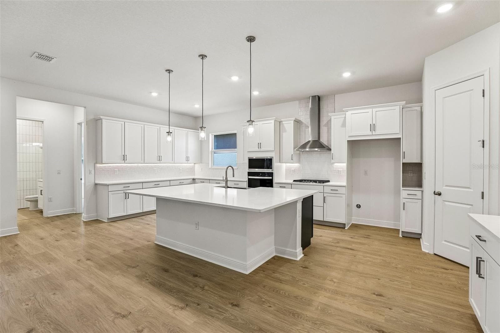 Single Family Residence at 14341 CREST PALM AVE, WINDERMERE, photo 11 of 48