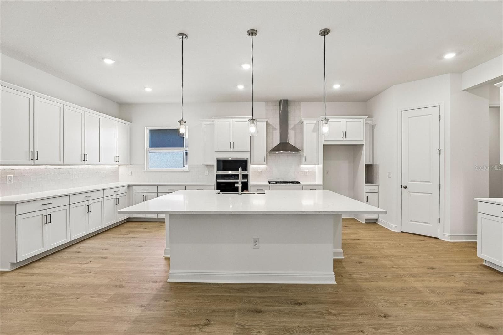 Single Family Residence at 14341 CREST PALM AVE, WINDERMERE, photo 12 of 48