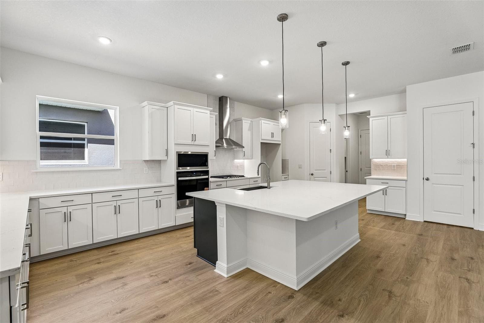 Single Family Residence at 14341 CREST PALM AVE, WINDERMERE, photo 13 of 48