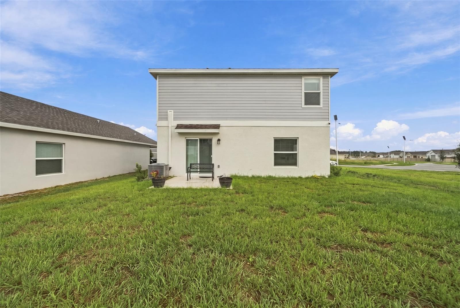 Spacious backyard - 506 BELL PRAIRIE CIR, LAKE WALES