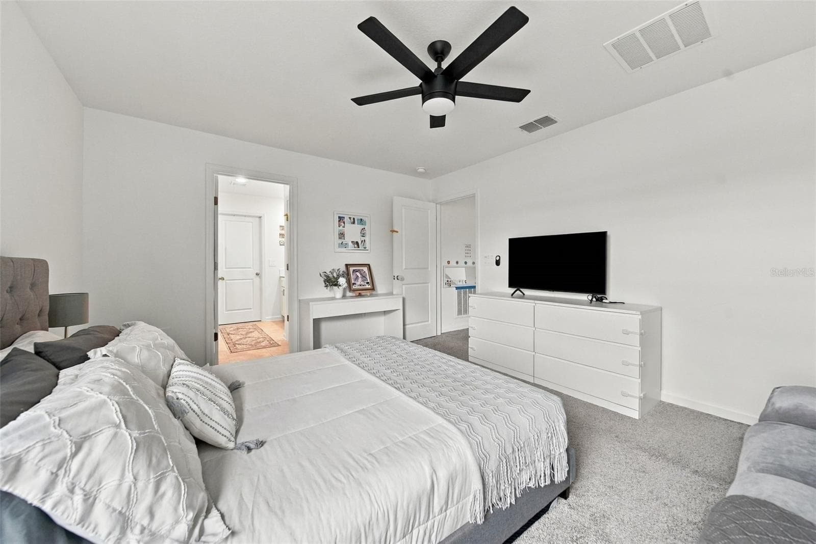 Primary bedroom - 506 BELL PRAIRIE CIR, LAKE WALES