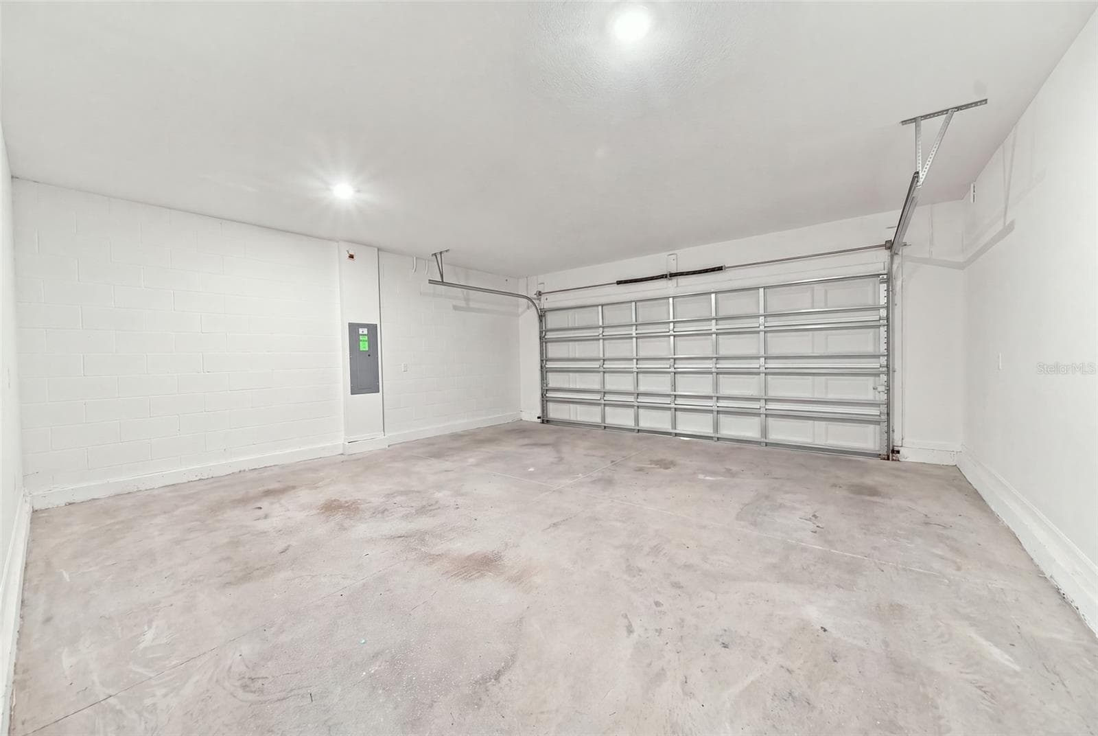 Garage - 506 BELL PRAIRIE CIR, LAKE WALES