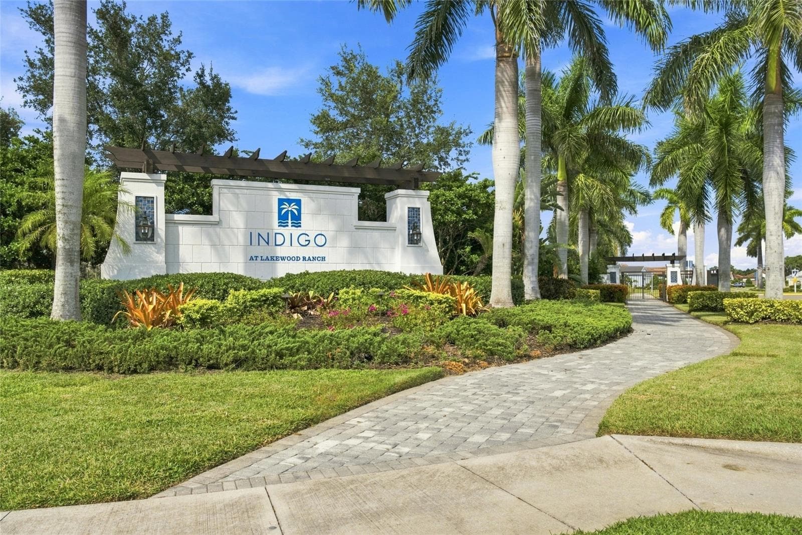 Villa at 12736 SEASONG TERRACE, LAKEWOOD RANCH, photo 2 of 39