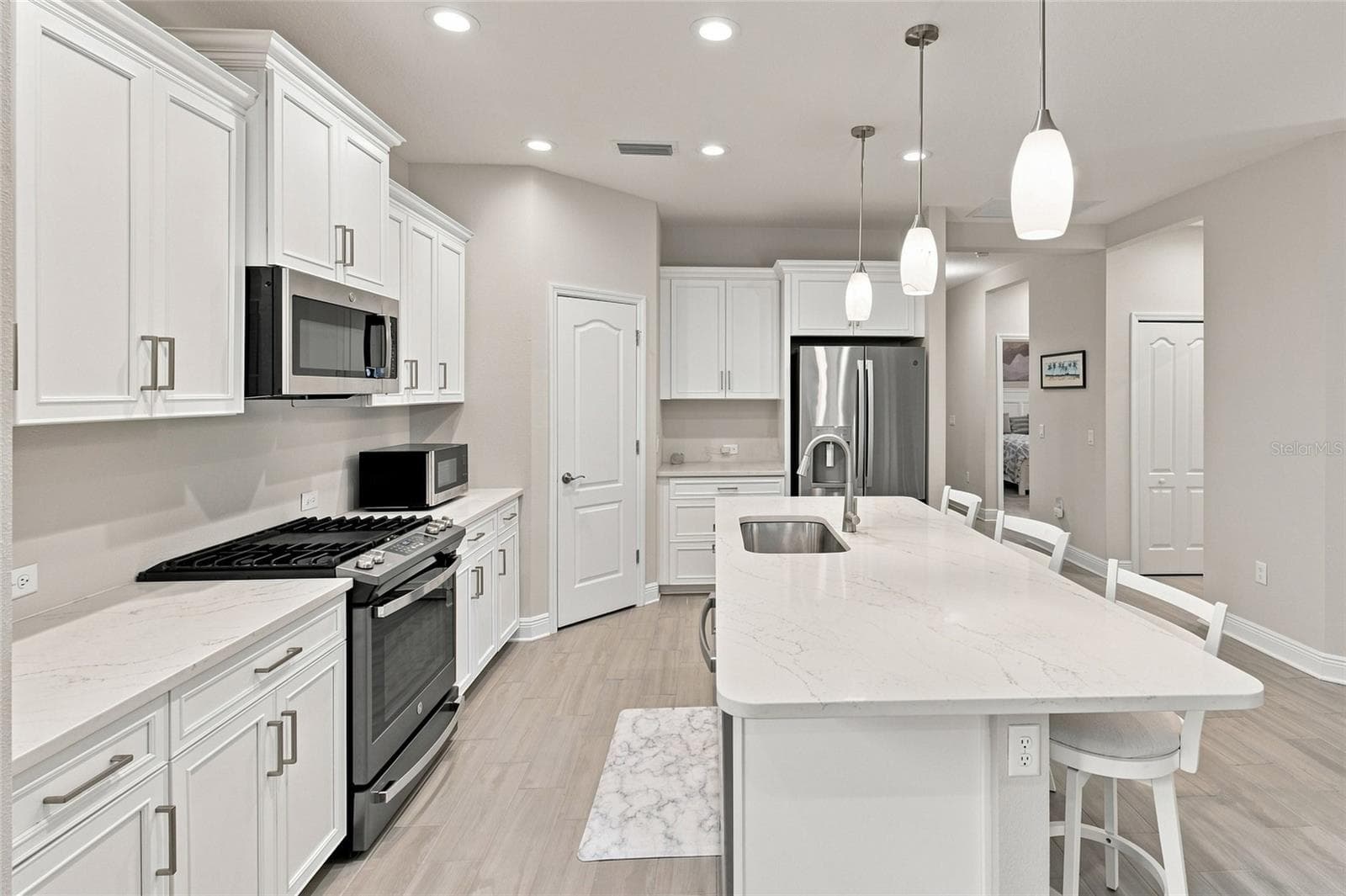 Villa at 12736 SEASONG TERRACE, LAKEWOOD RANCH, photo 11 of 39