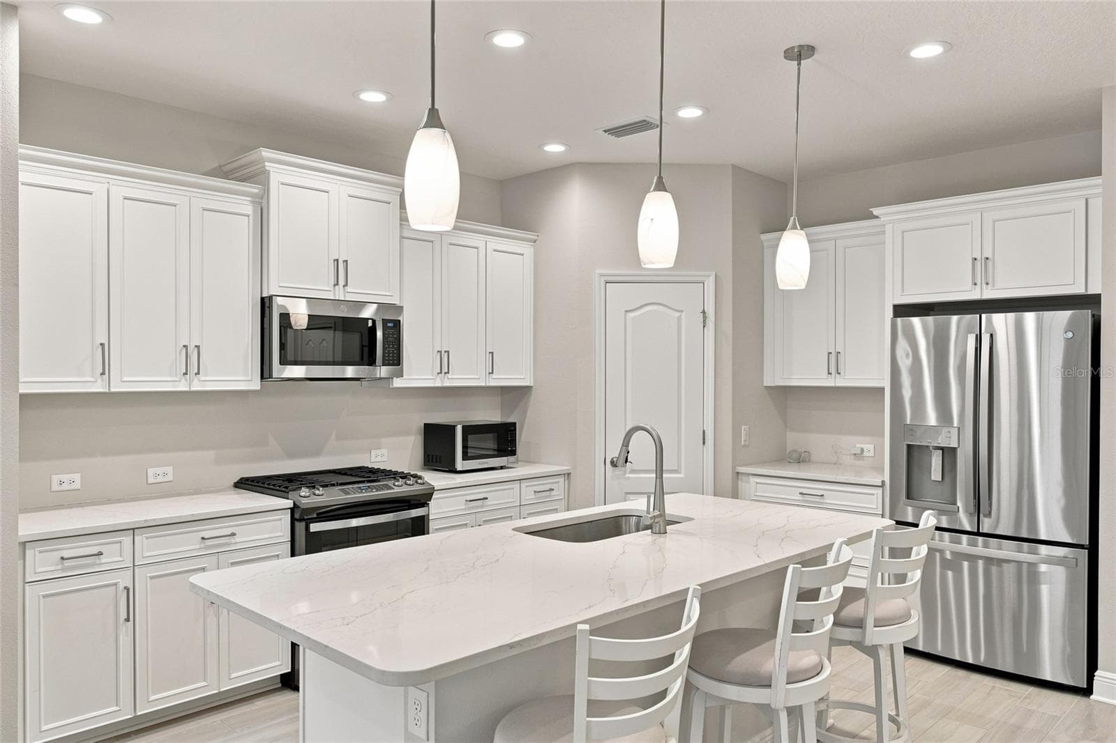Villa at 12736 SEASONG TERRACE, LAKEWOOD RANCH, photo 13 of 39