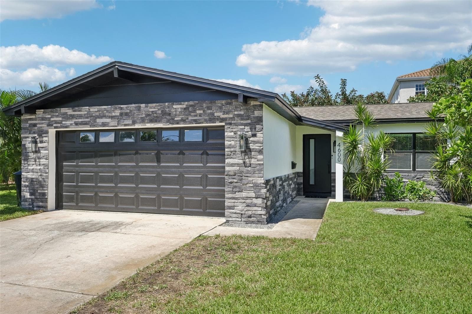 Single Family Residence at 4600 BAYSHORE BLVD NE, ST PETERSBURG, photo 4 of 53