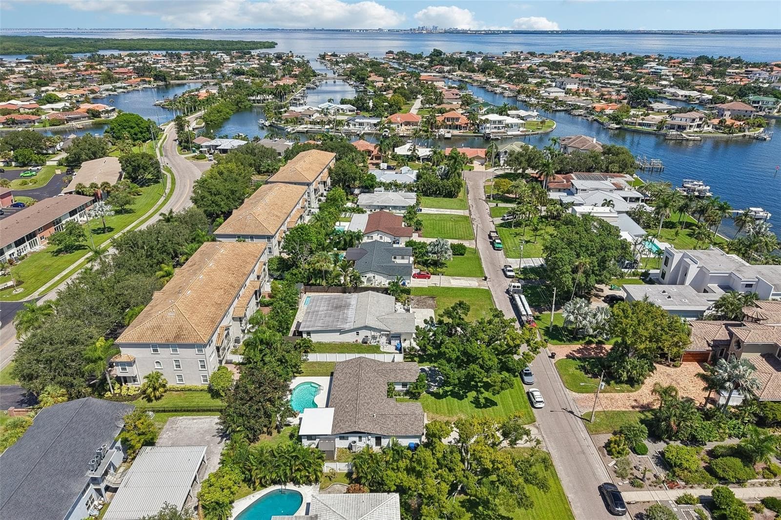 Single Family Residence at 4600 BAYSHORE BLVD NE, ST PETERSBURG, photo 46 of 53