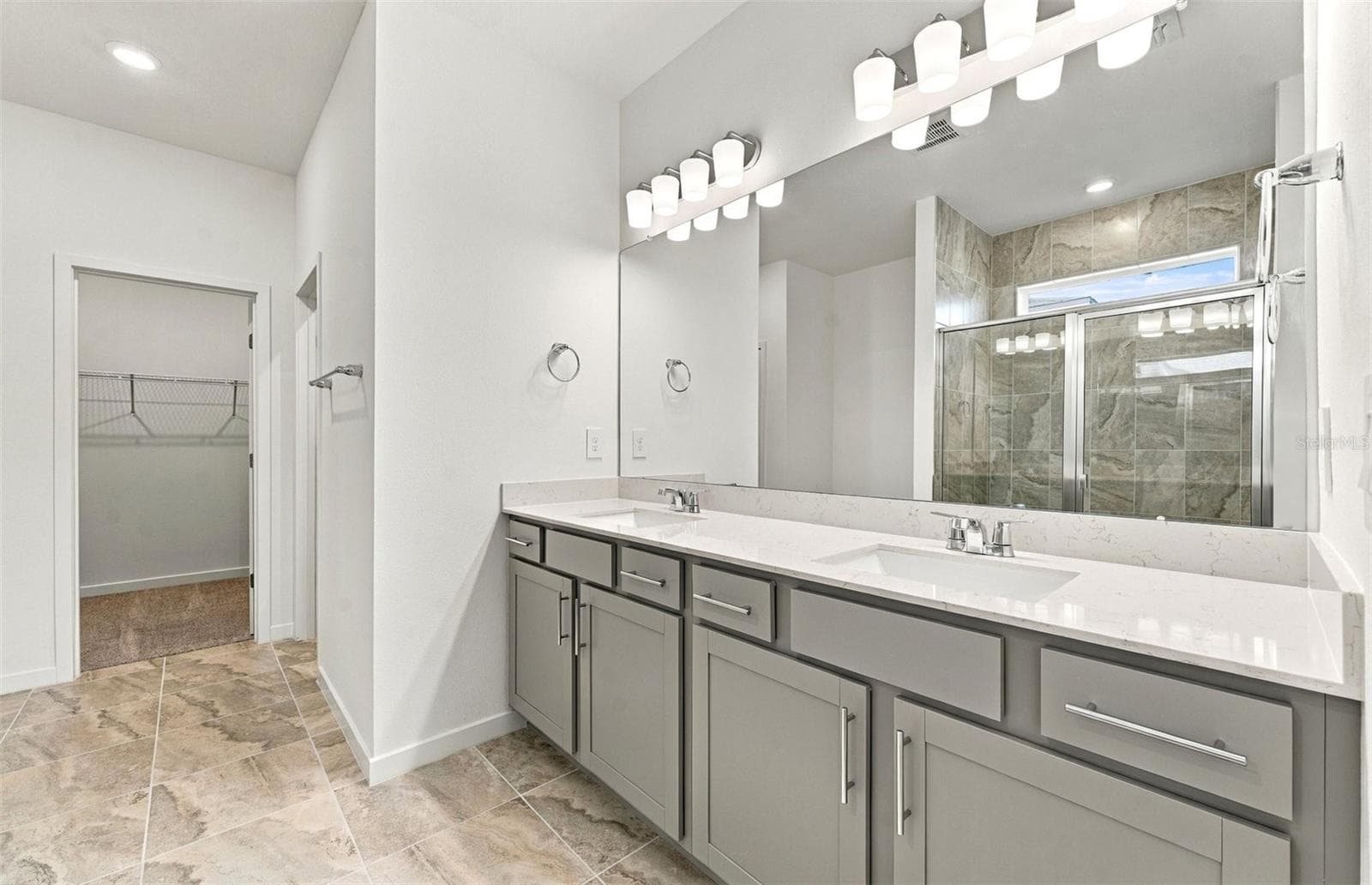 Owner's Bath w/Dual Sinks - 11116 SYCAMORE GLEN LOOP, THONOTOSASSA