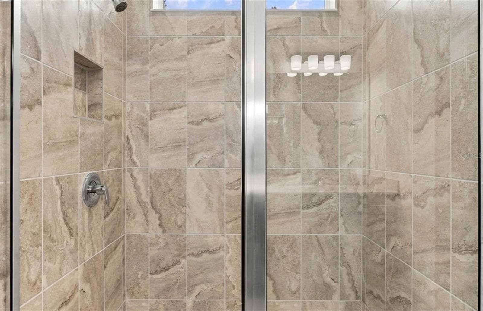 Owner's Walk-in Shower - 11116 SYCAMORE GLEN LOOP, THONOTOSASSA