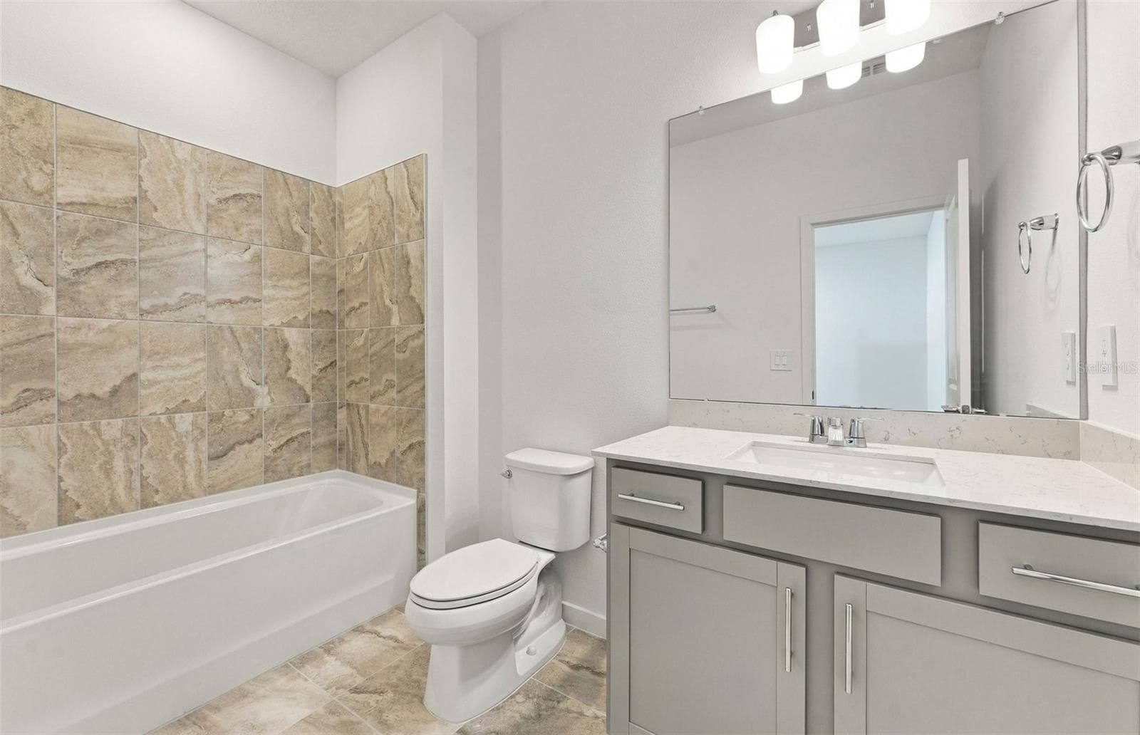 Bathroom 3 - 11116 SYCAMORE GLEN LOOP, THONOTOSASSA