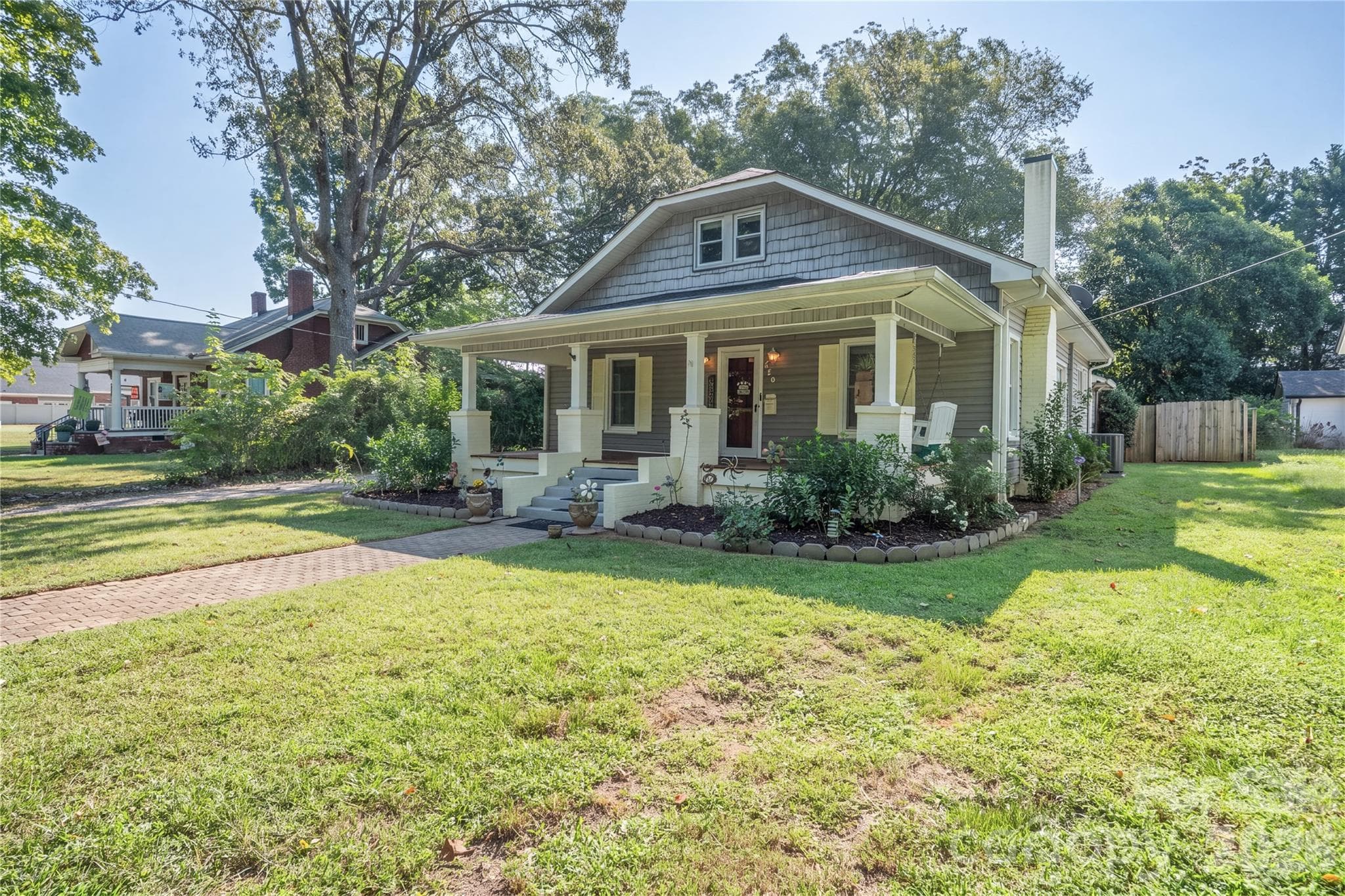 826 Davie Avenue