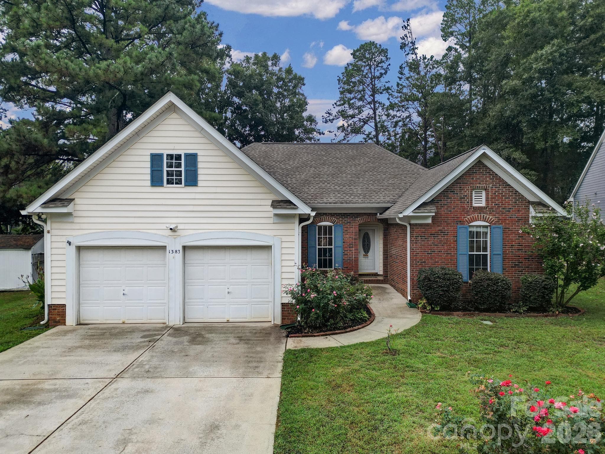 Single Family Residence at 1383 Saint Katherines Way, Rock Hill, photo 2 of 44