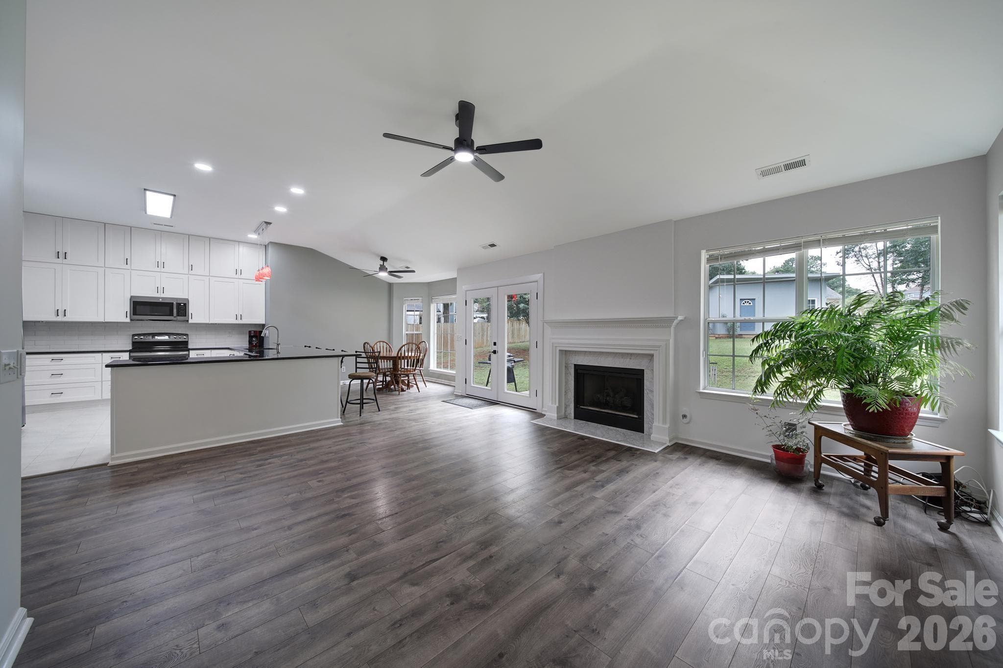 Single Family Residence at 1383 Saint Katherines Way, Rock Hill, photo 5 of 44