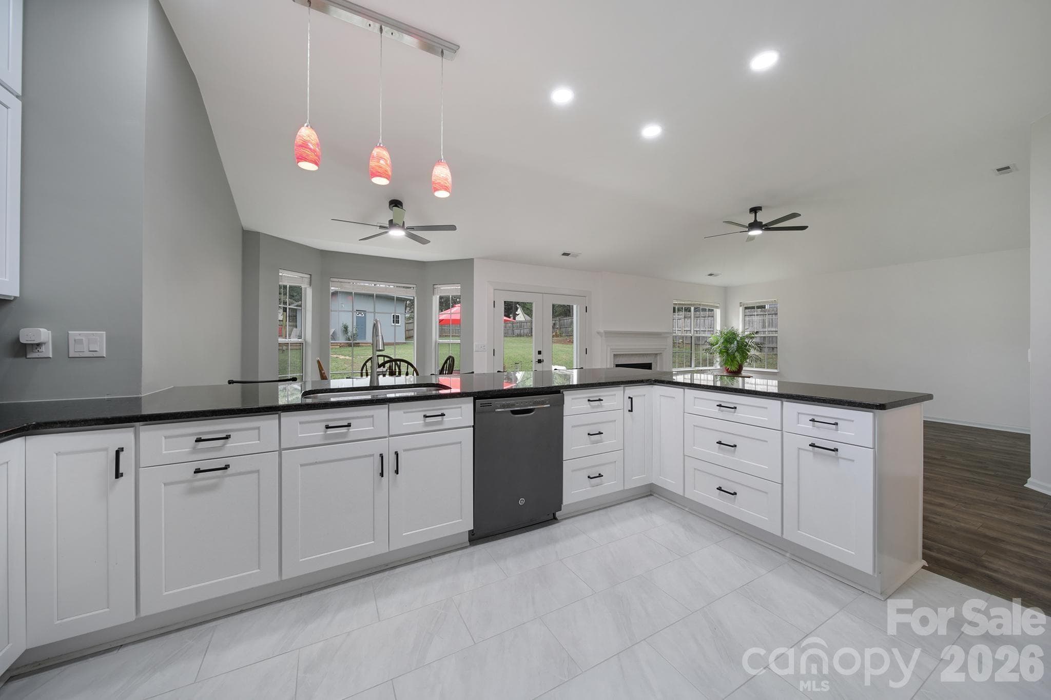 Single Family Residence at 1383 Saint Katherines Way, Rock Hill, photo 10 of 44