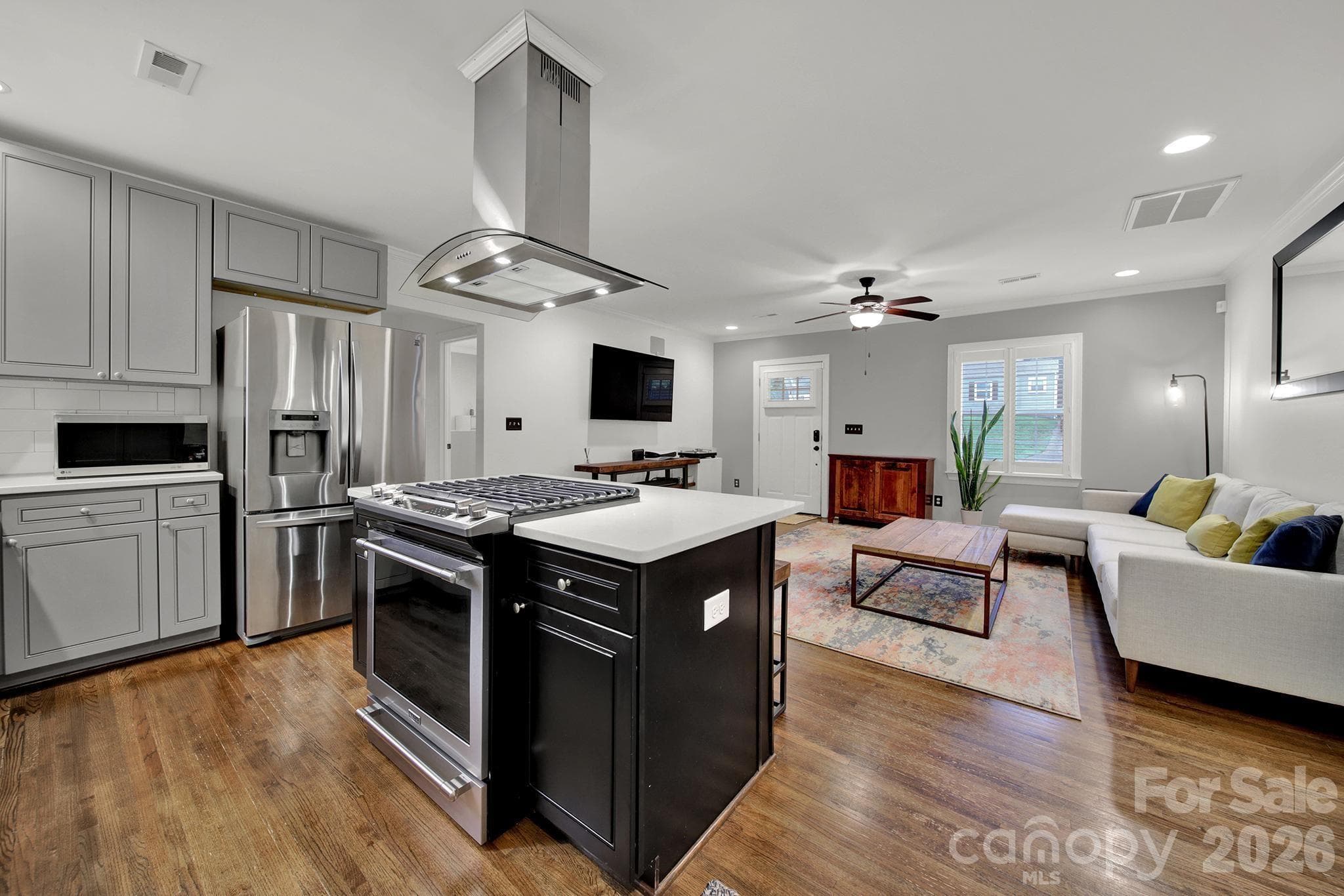 Single Family Residence at 835 Everett Place, Charlotte, photo 7 of 30