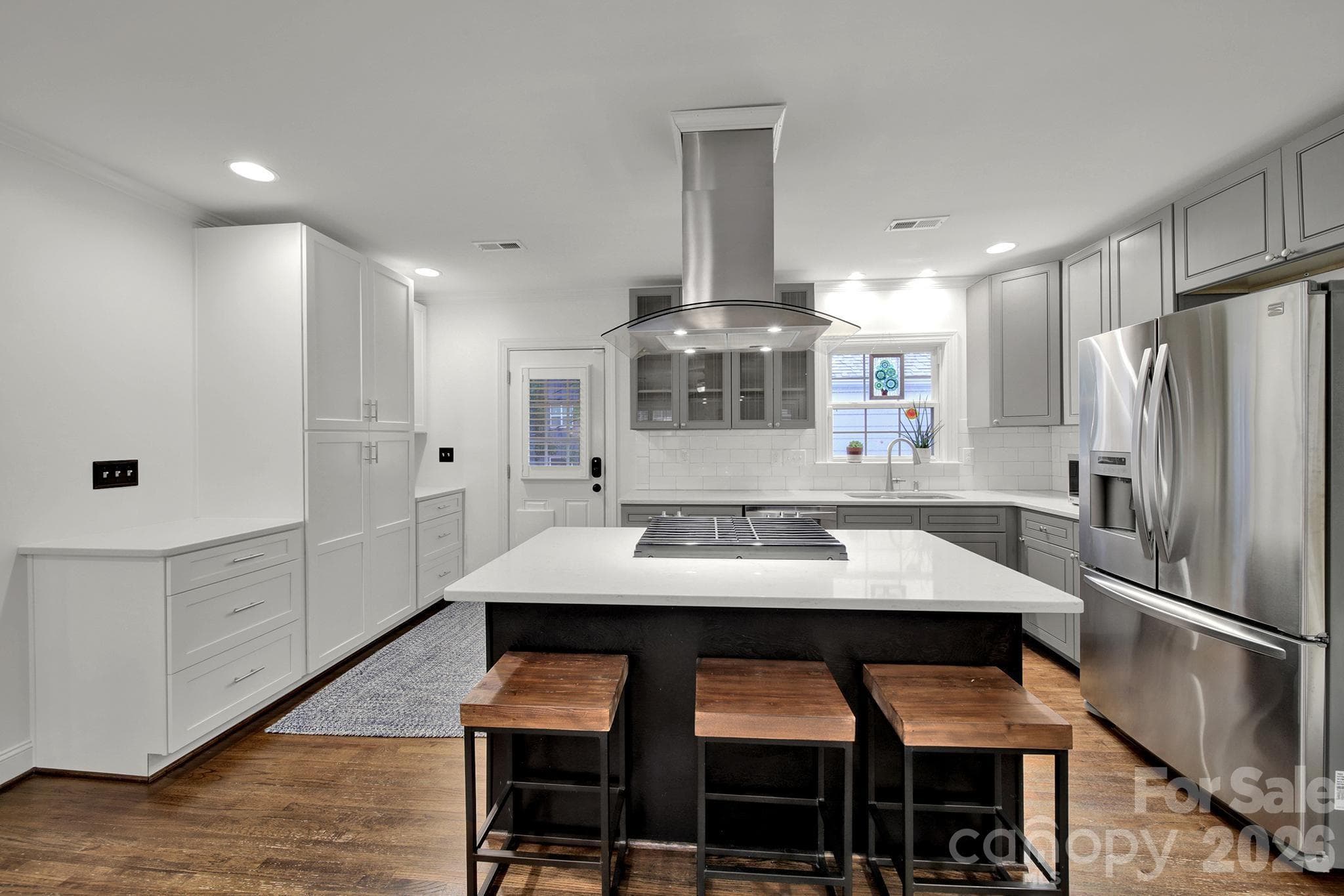 Single Family Residence at 835 Everett Place, Charlotte, photo 8 of 30