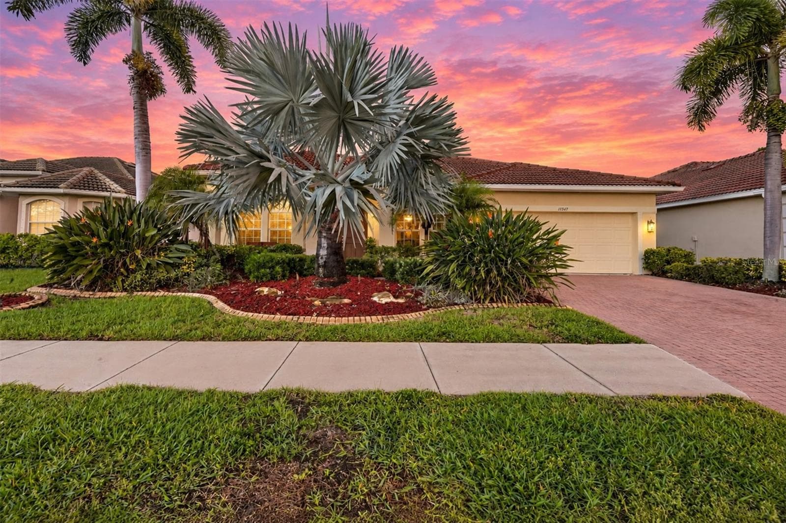 Front - Exterior - 11347 DANCING RIVER DR, VENICE