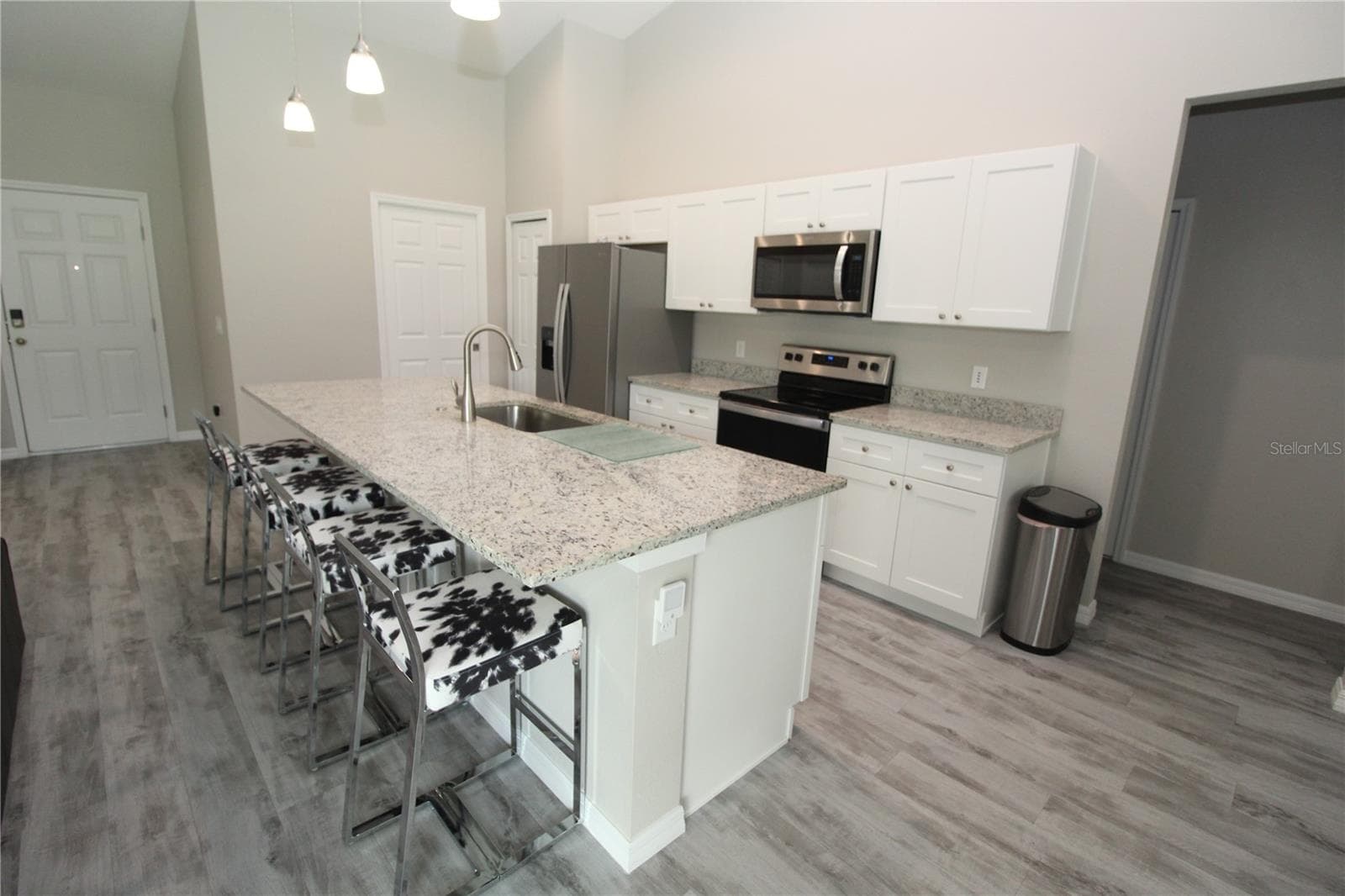Kitchen- Island/Breakfast bar - 1888 FRANKLIN LN, NORTH PORT