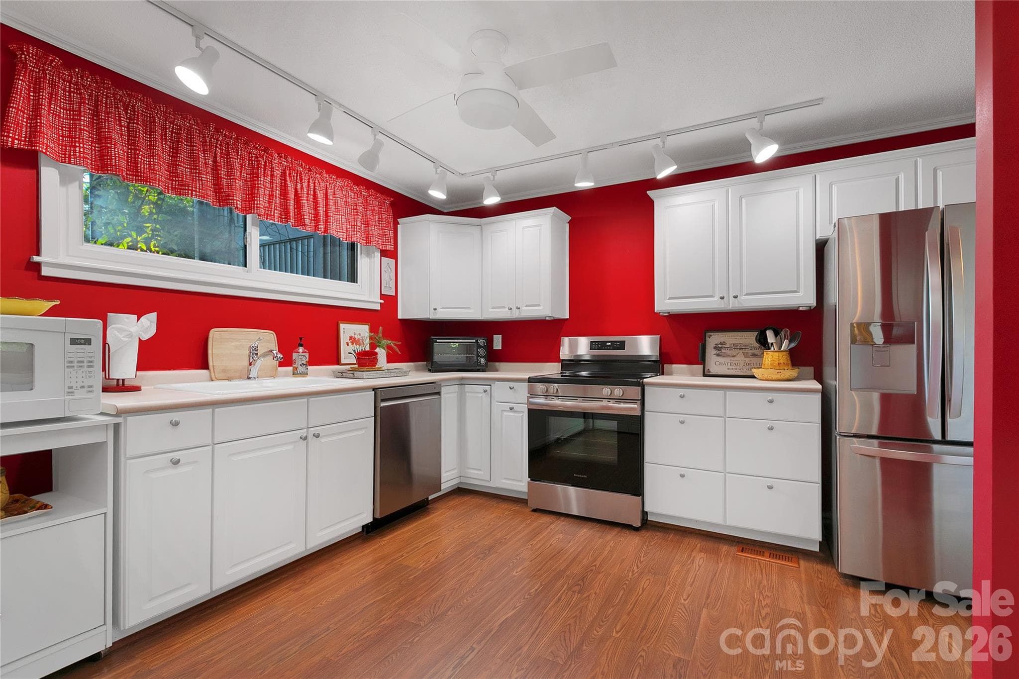 Condominium at 210 Tinequa Drive, Brevard, photo 14 of 38