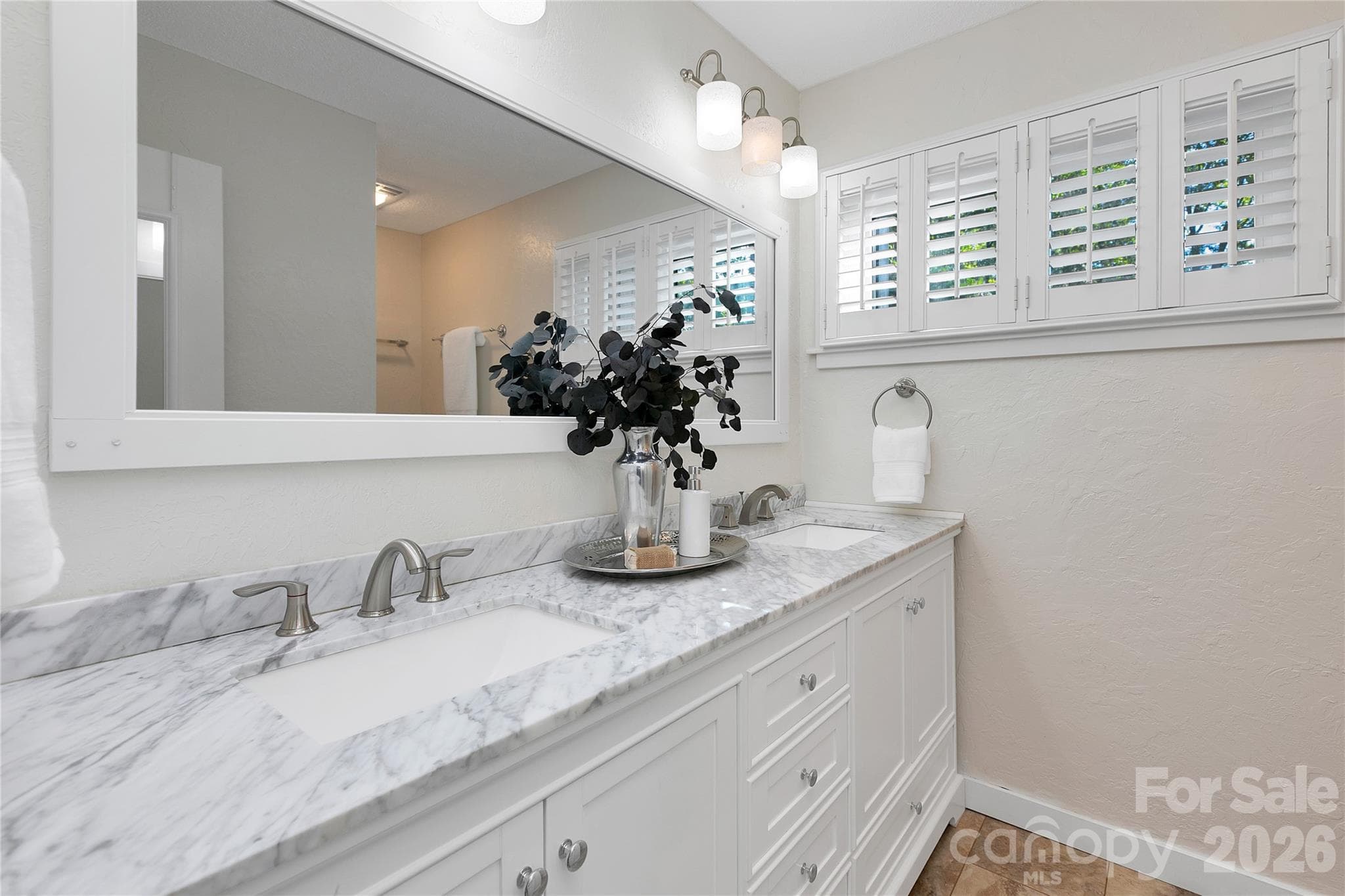 Primary bathroom - 210 Tinequa Drive, Brevard