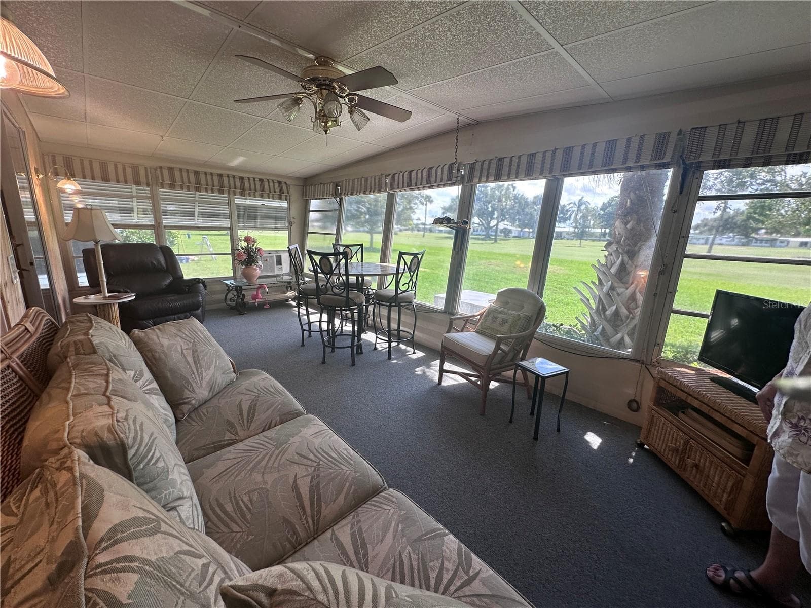 Florida Room overlooking 9th Tee Box - 1100 BELCHER RD S #417, LARGO