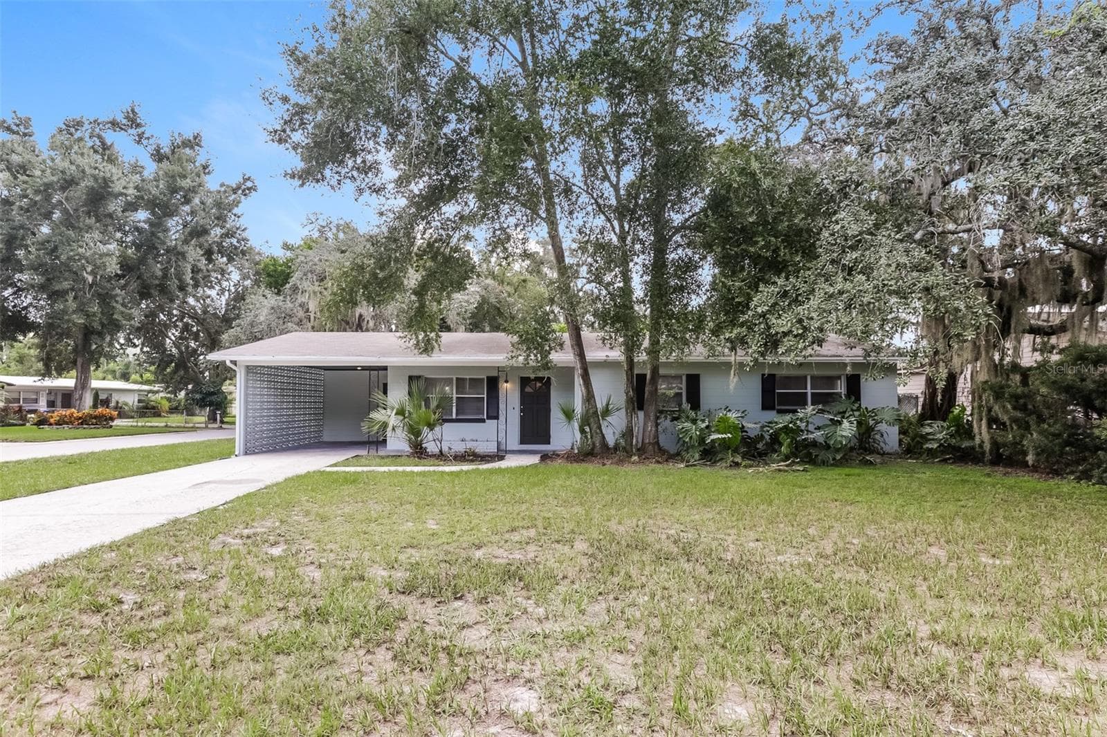 Single Family Residence at 7602 PINE HILL DR, TAMPA, photo 2 of 16