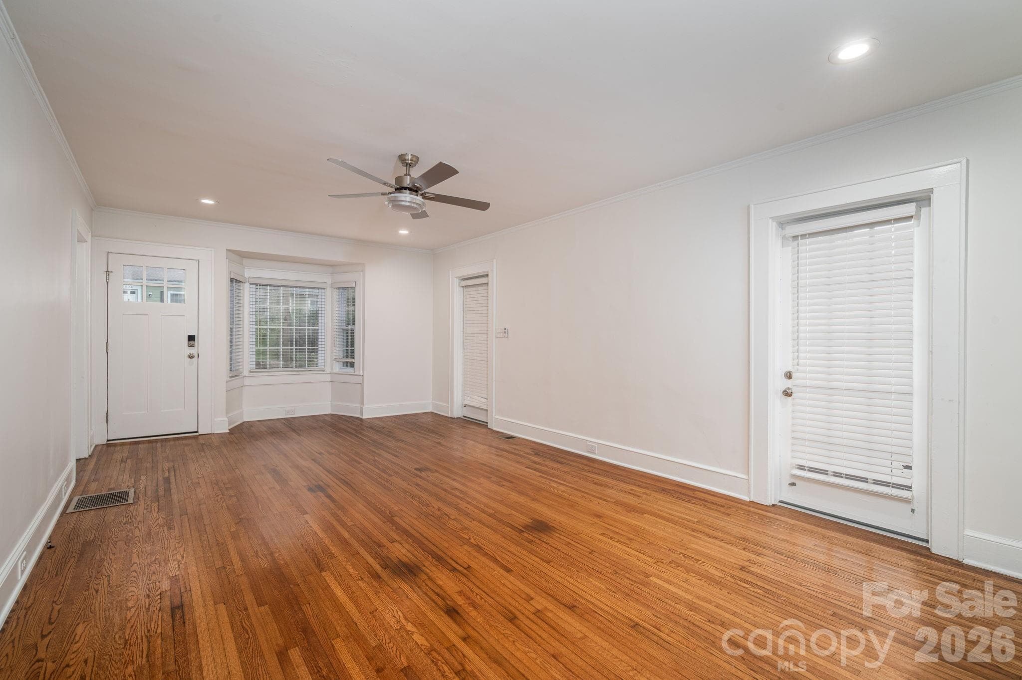 Single Family Residence at 501 W Sixth Avenue, Gastonia, photo 3 of 24