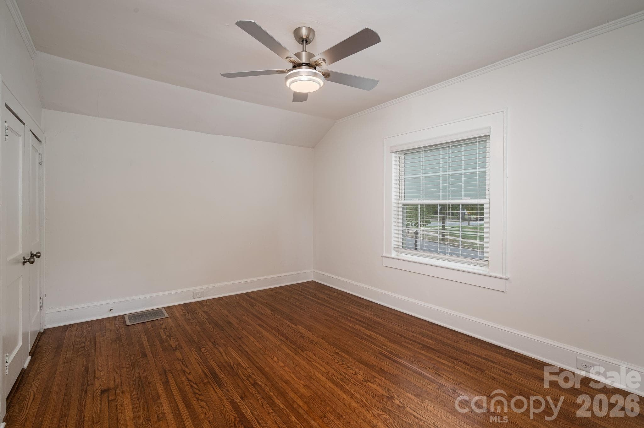 Single Family Residence at 501 W Sixth Avenue, Gastonia, photo 10 of 24