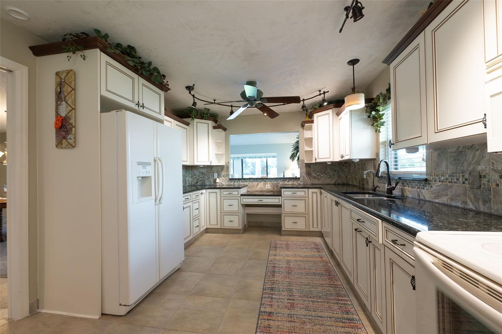 Villa at 11409 SW COURTNEY DR, LAKE SUZY, photo 7 of 42