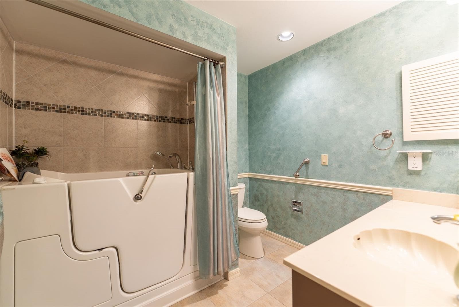 Villa at 11409 SW COURTNEY DR, LAKE SUZY, photo 21 of 42
