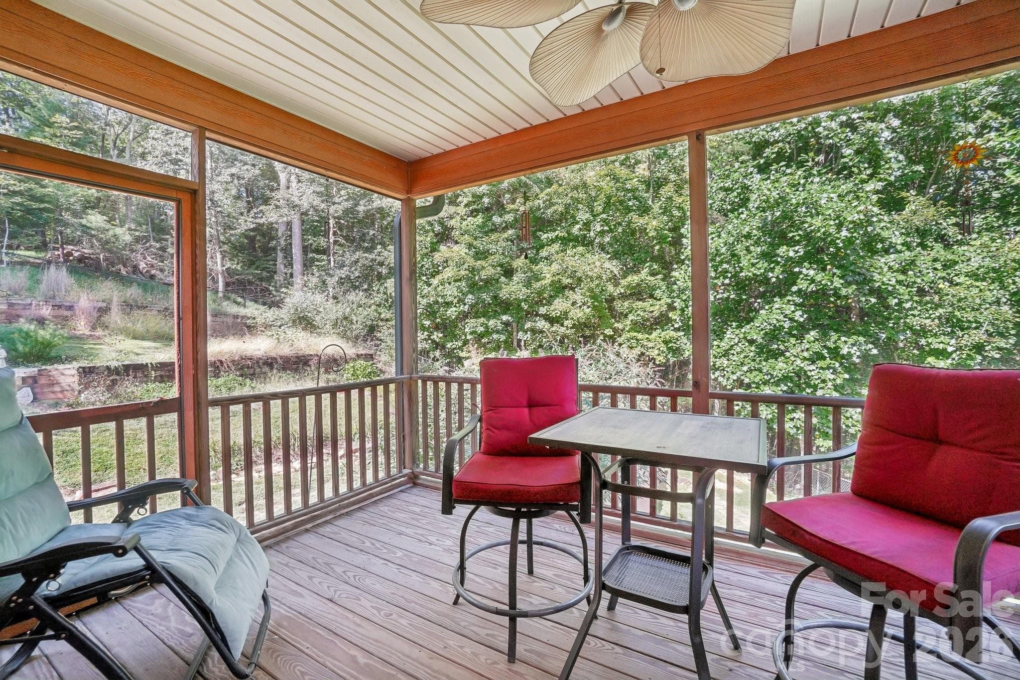 Screened in porch - 1000 Reems Cove Road, Marshall