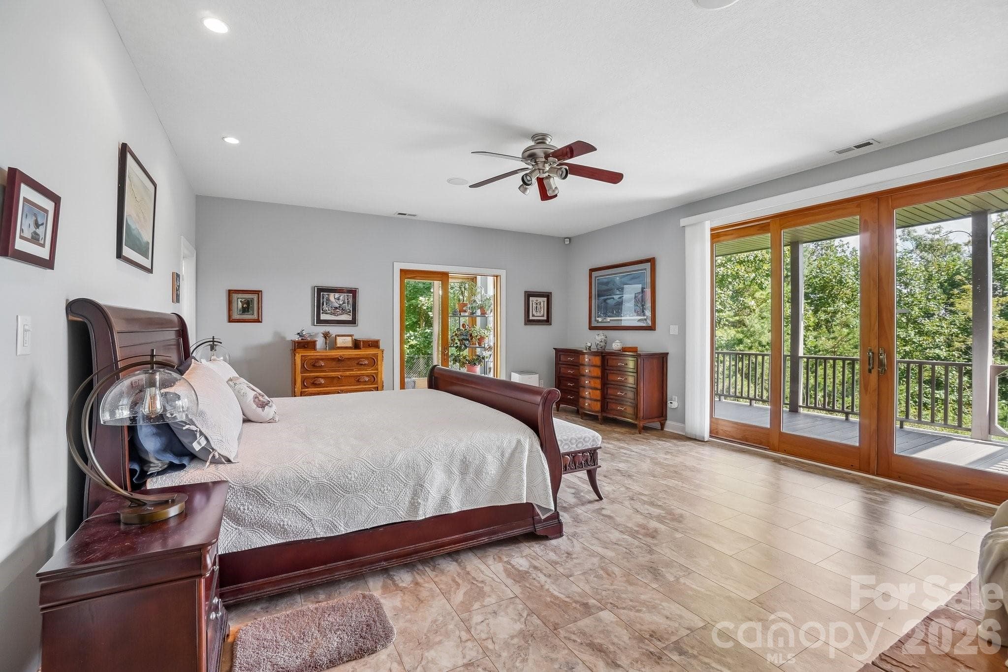 Master on lower level - 1000 Reems Cove Road, Marshall