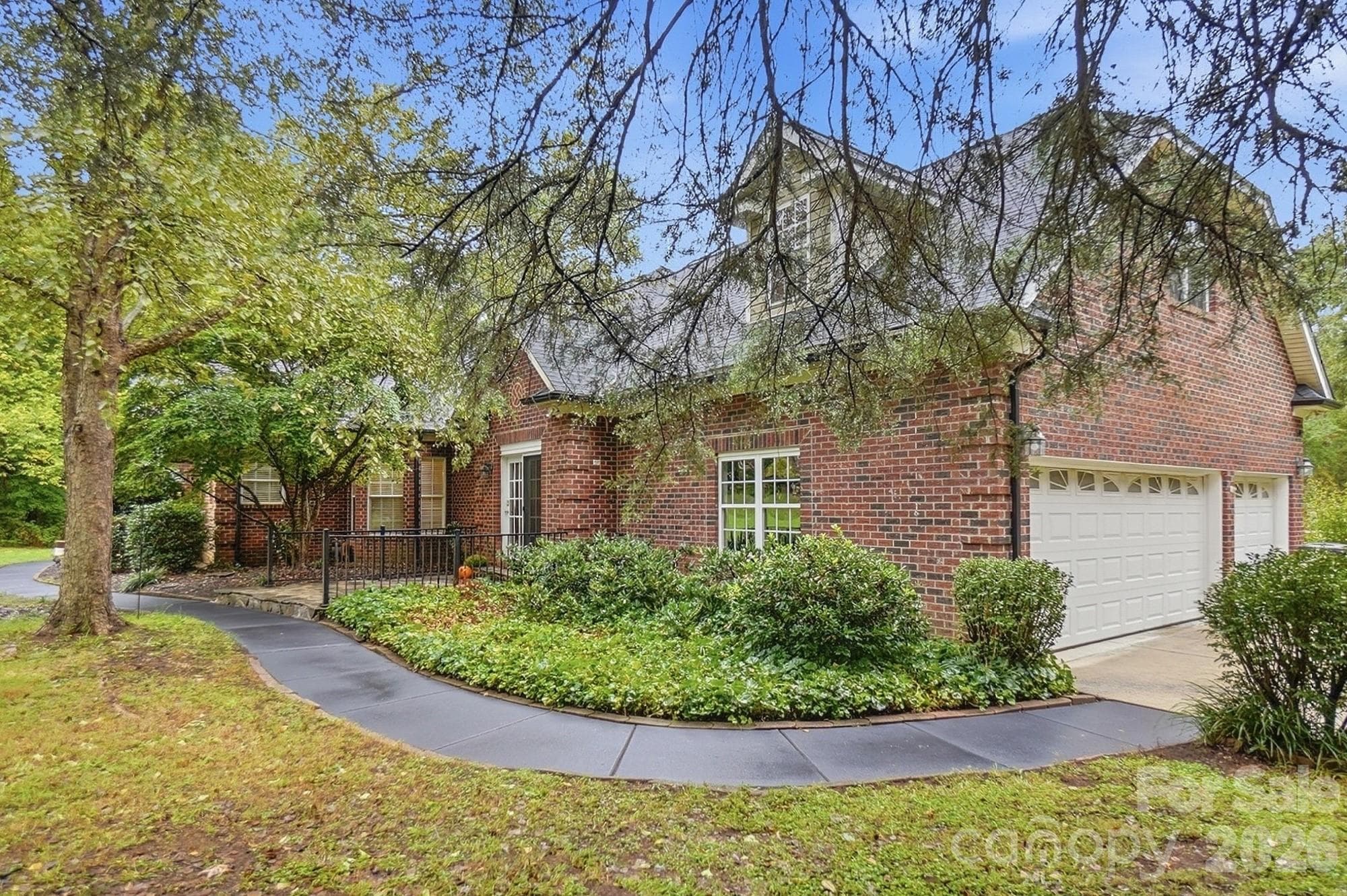 Single Family Residence at 1304 Presson Farm Lane, Monroe, photo 4 of 48