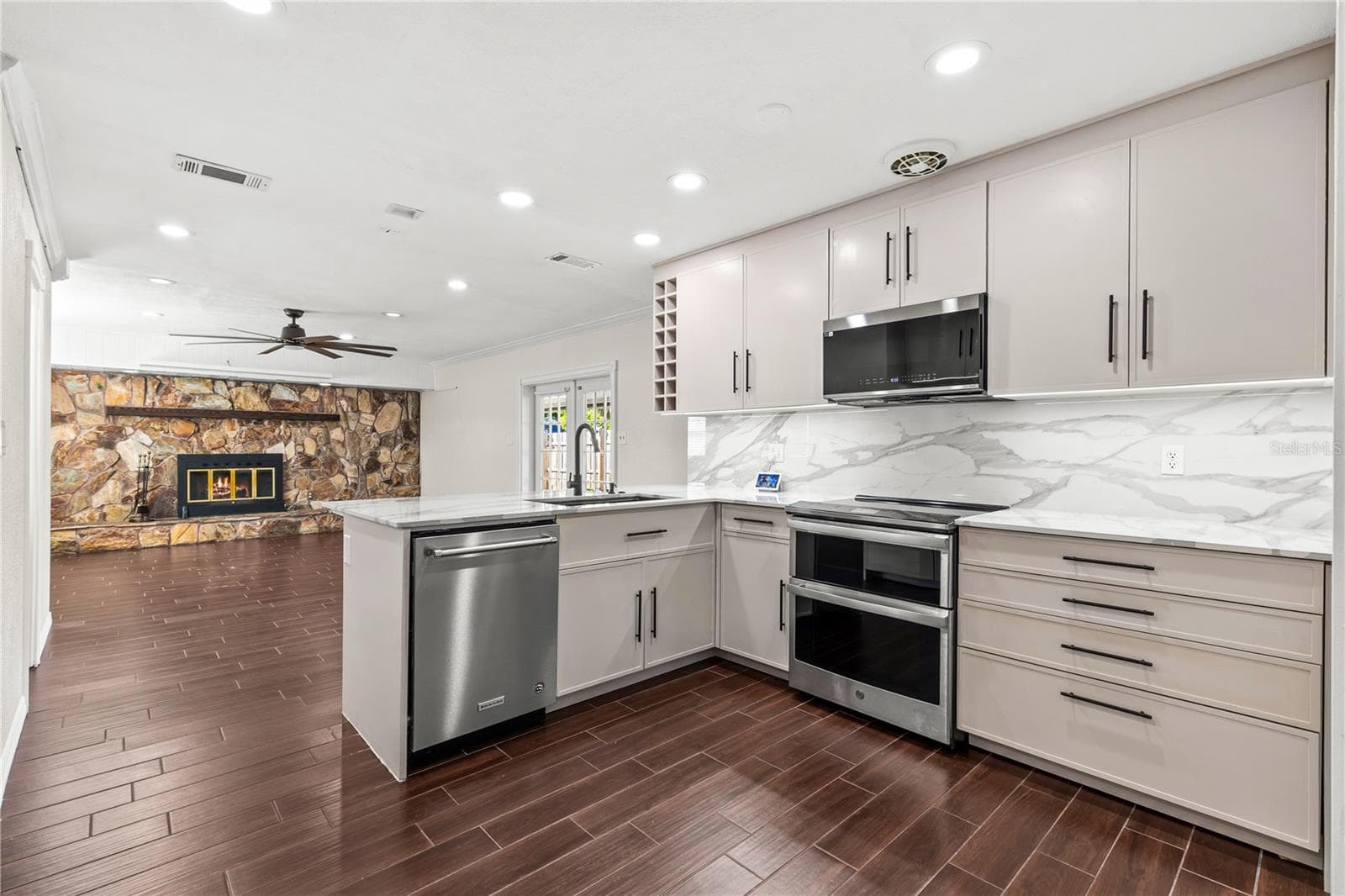 Single Family Residence at 844 87TH AVE N, ST PETERSBURG, photo 3 of 44
