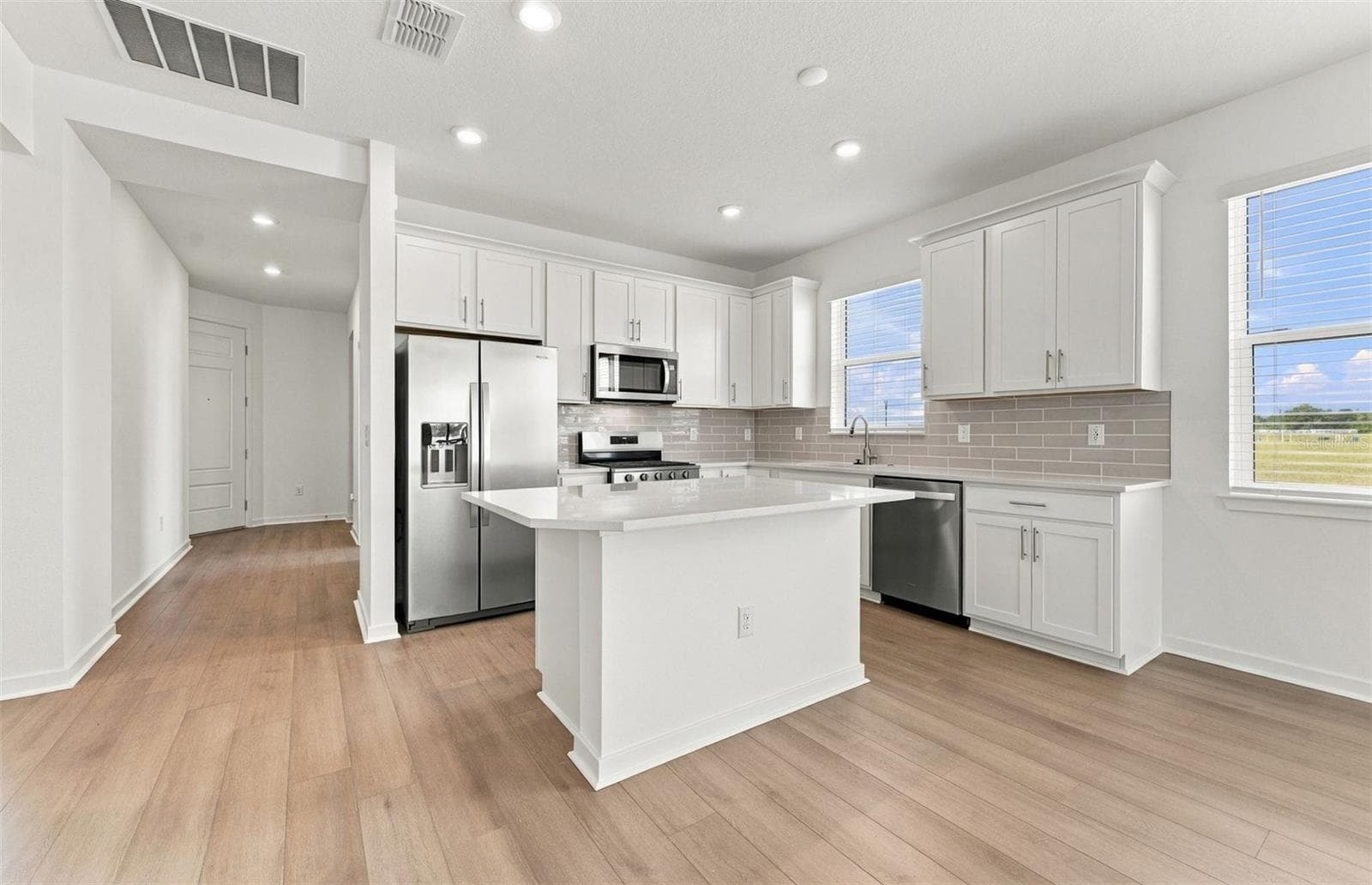 Stylish Kitchen w/Whirlpool Appliances - 12506 ADOBE ST, PARRISH