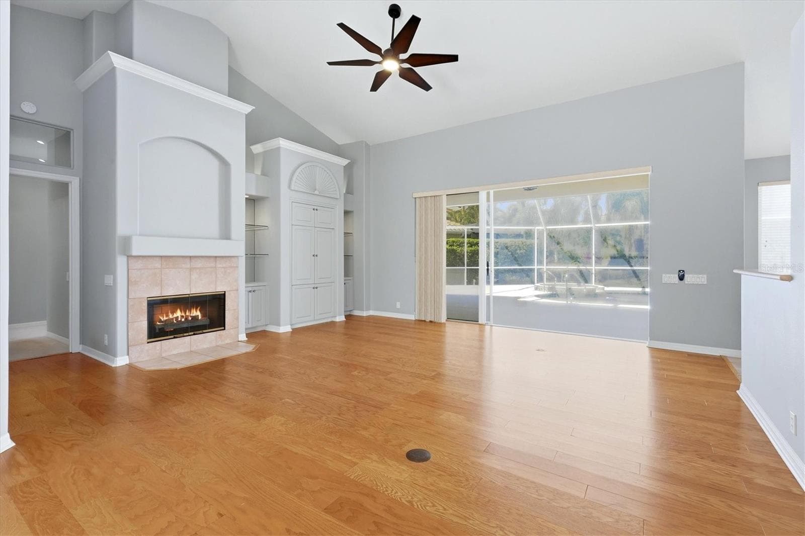 Single Family Residence at 8404 MISTY MORNING CT, LAKEWOOD RANCH, photo 13 of 60