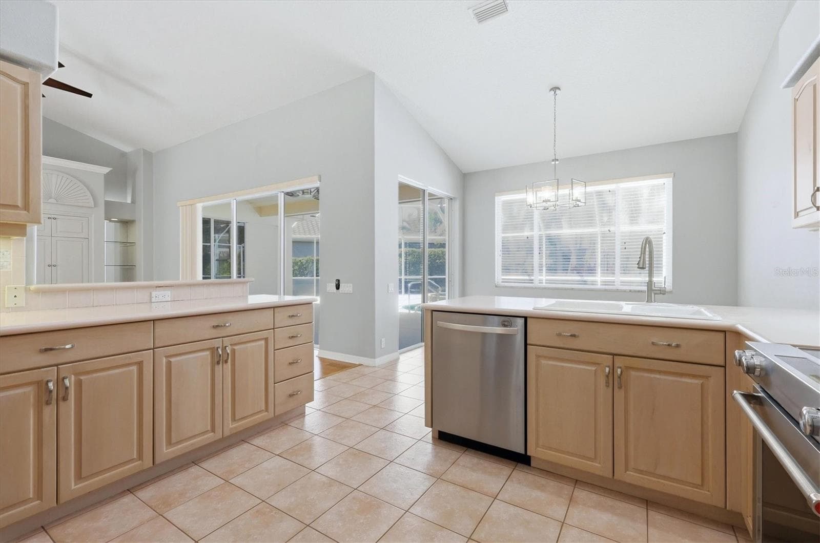 Single Family Residence at 8404 MISTY MORNING CT, LAKEWOOD RANCH, photo 22 of 60