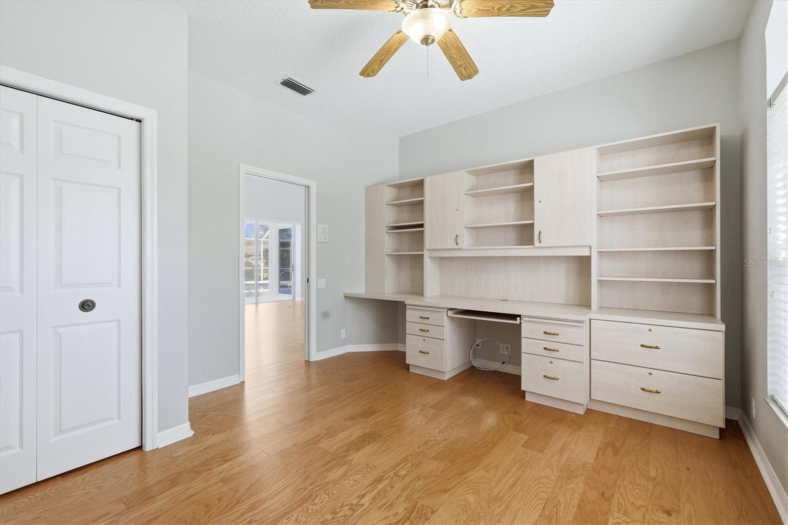 Office/Den with built-in Desk Unit - 8404 MISTY MORNING CT, LAKEWOOD RANCH
