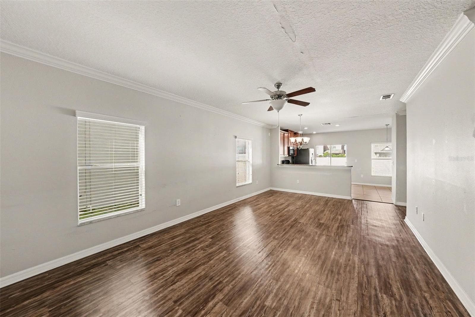 Single Family Residence at 1904 HAWKS VIEW DR, RUSKIN, photo 2 of 18