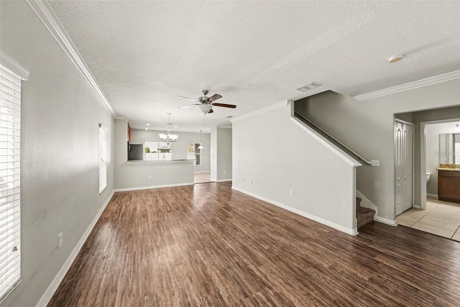 Single Family Residence at 1904 HAWKS VIEW DR, RUSKIN, photo 4 of 18