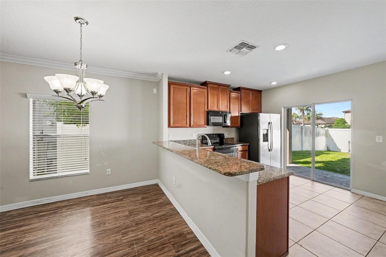 Single Family Residence at 1904 HAWKS VIEW DR, RUSKIN, photo 5 of 18