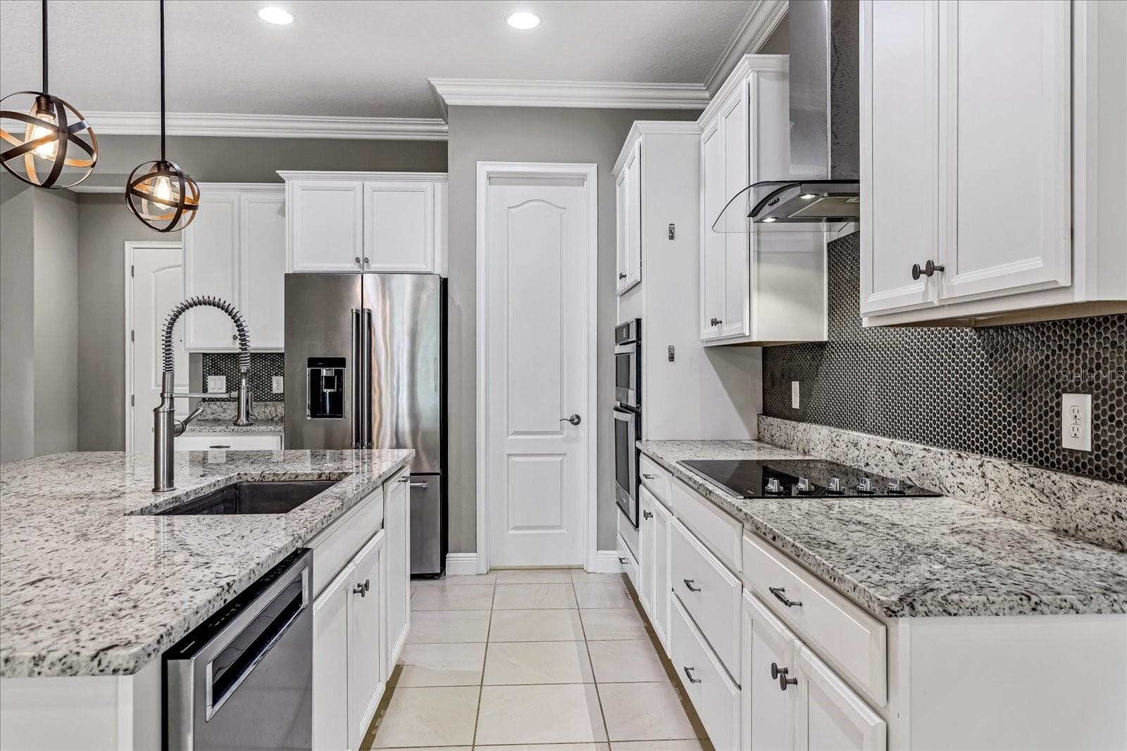 Single Family Residence at 14121 ALAFAYA OAK BND, ORLANDO, photo 9 of 38