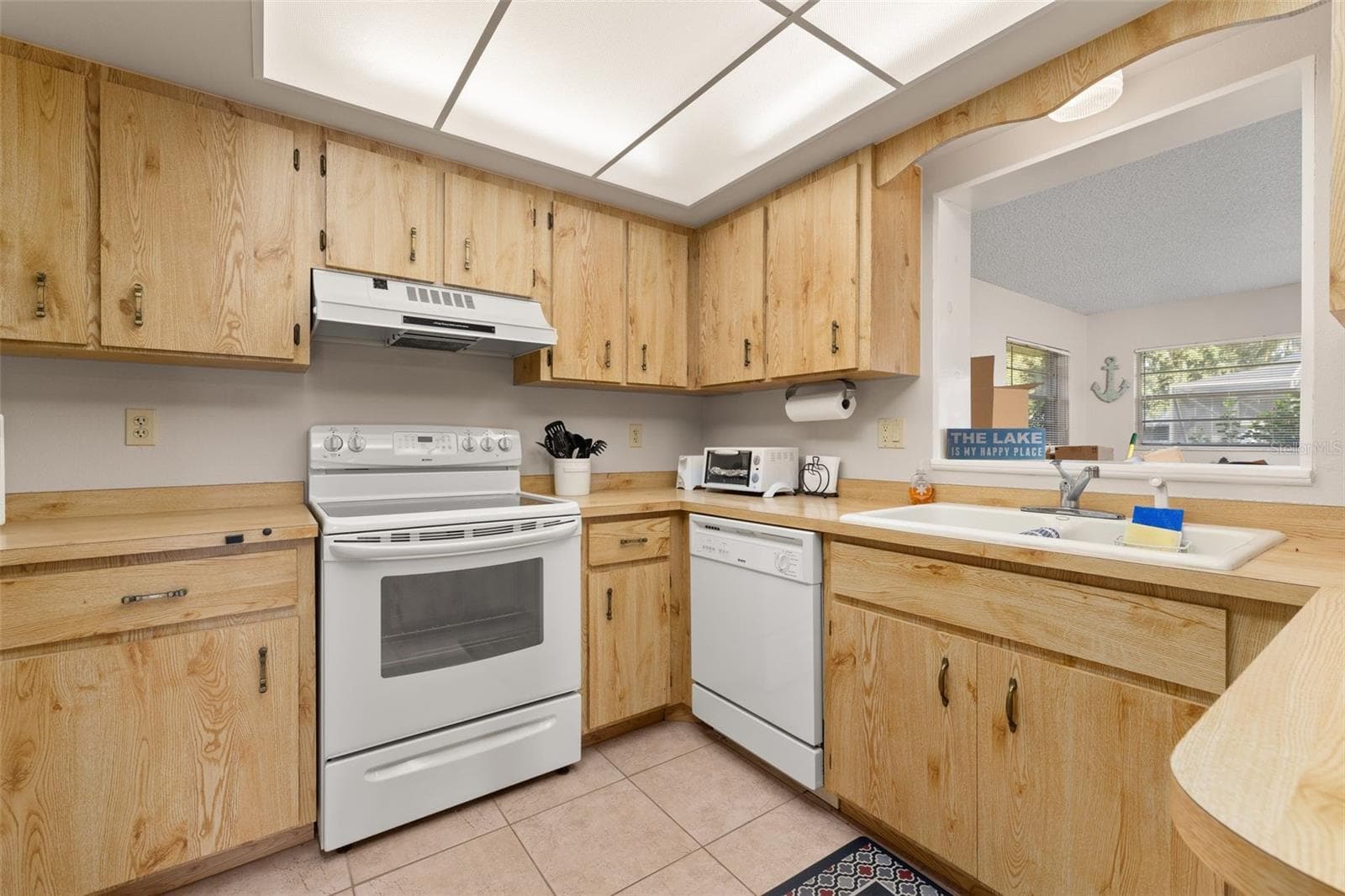Single Family Residence at 3011 WATERWAY DR, LAKE PLACID, photo 10 of 70