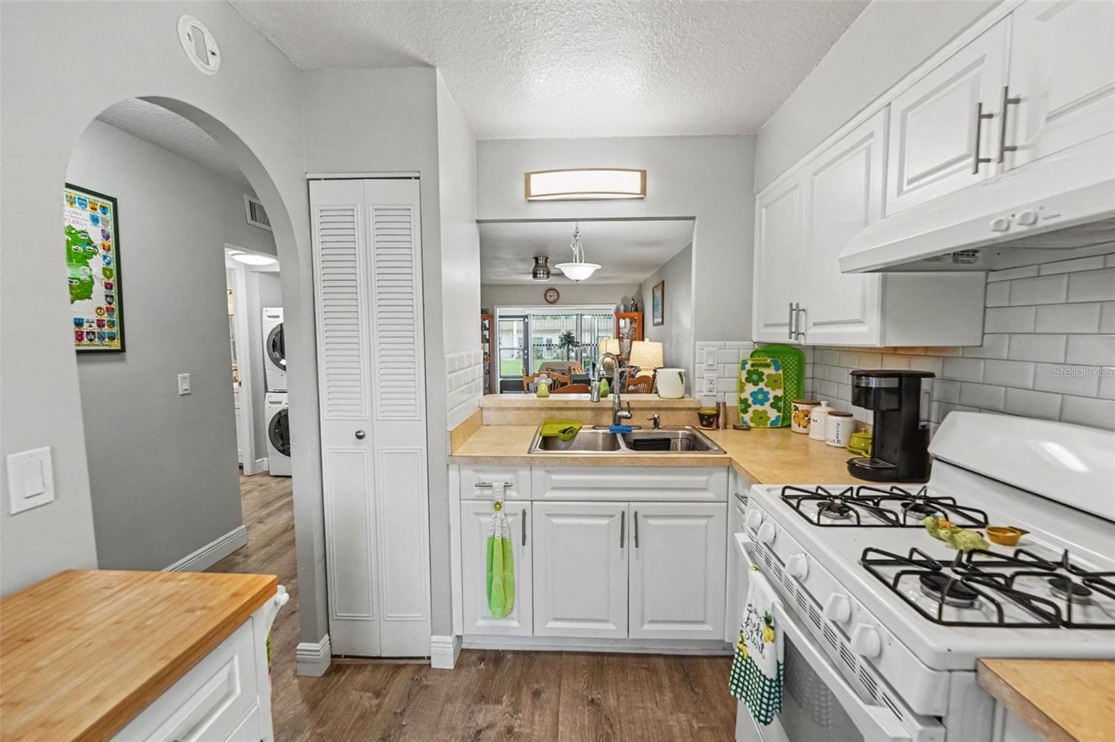 Villa at 1195 MISSION HILLS BLVD #37C, CLEARWATER, photo 8 of 23
