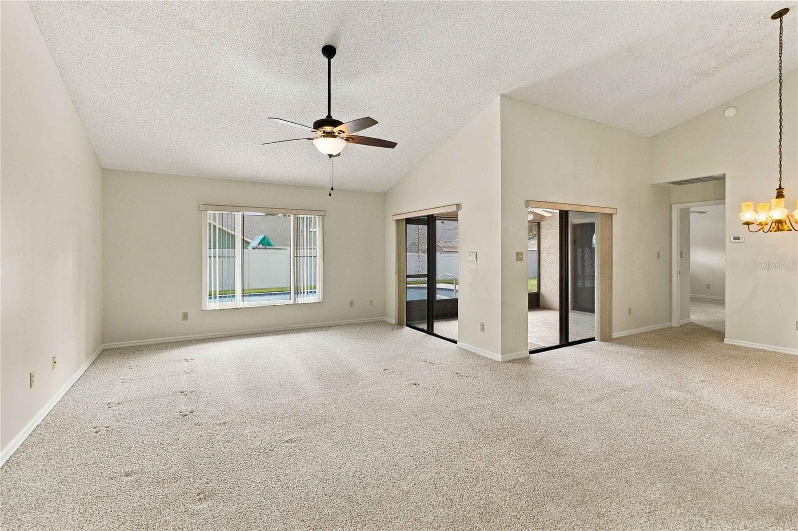Single Family Residence at 1619 RED CLOVER CT, ORLANDO, photo 6 of 27